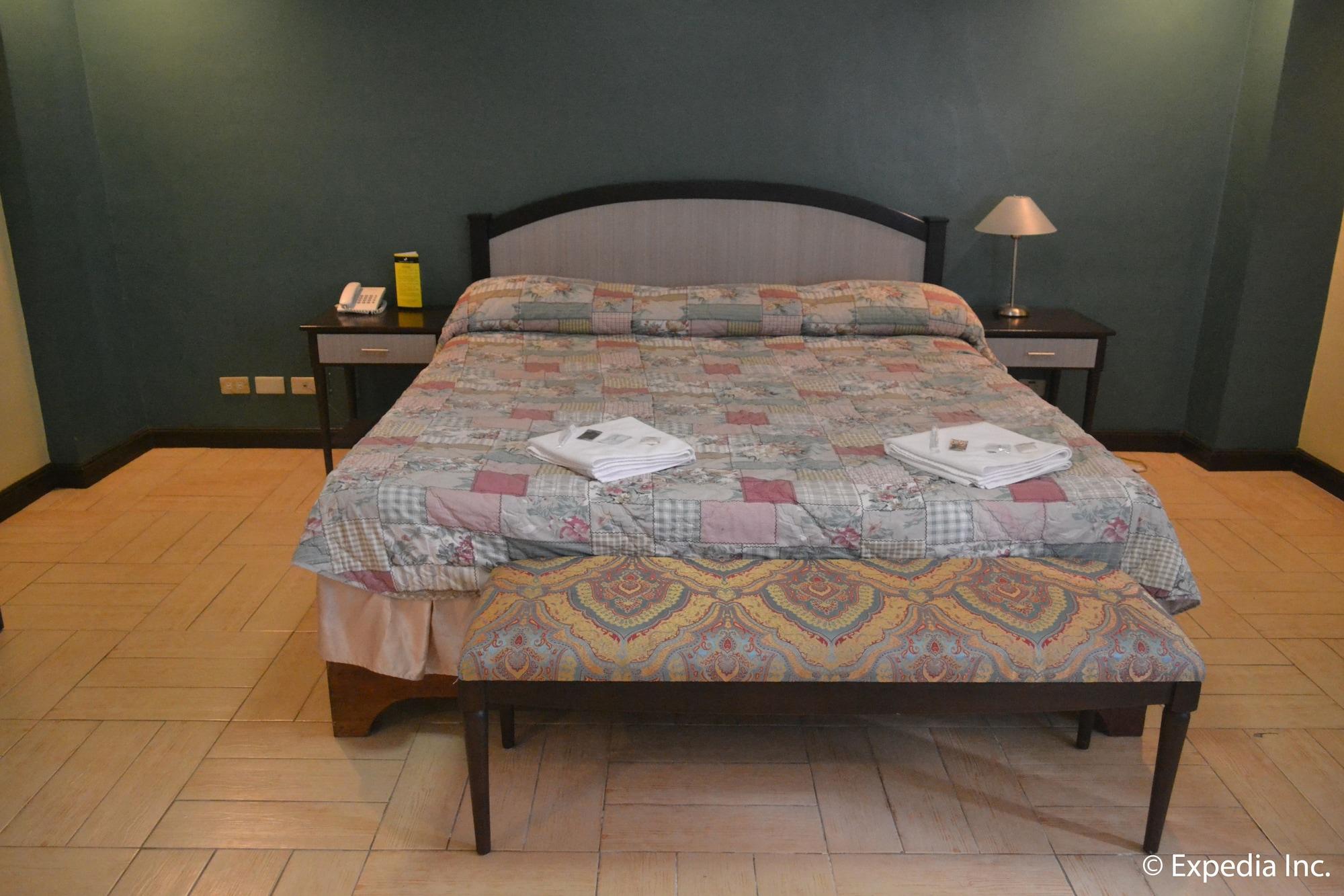 טגאיטאי Tagaytay Country Hotel מראה חיצוני תמונה