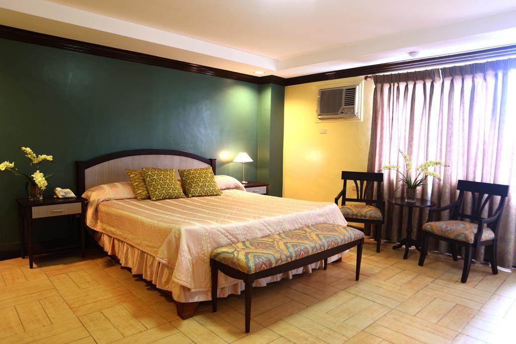 טגאיטאי Tagaytay Country Hotel מראה חיצוני תמונה