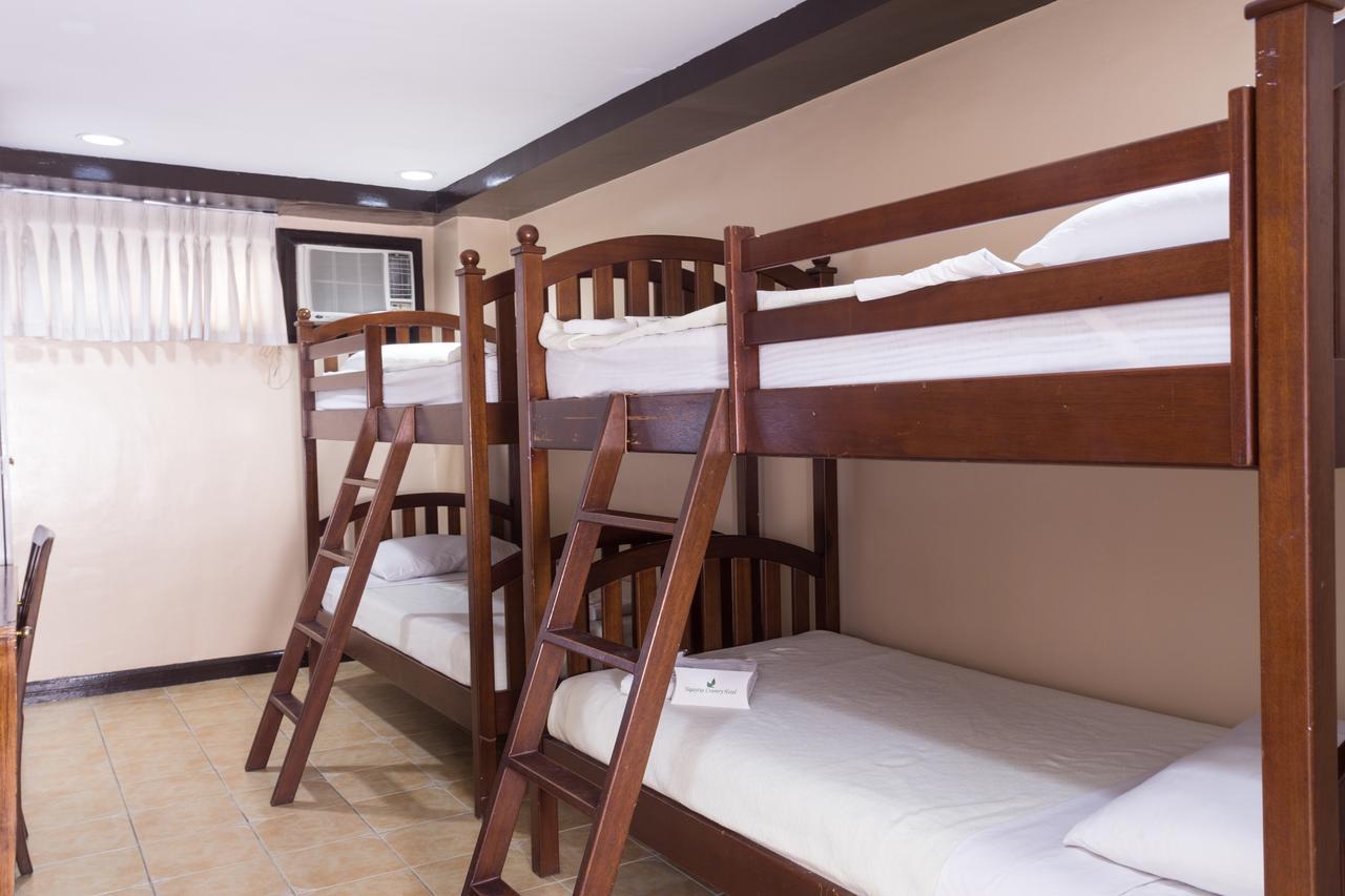 טגאיטאי Tagaytay Country Hotel מראה חיצוני תמונה