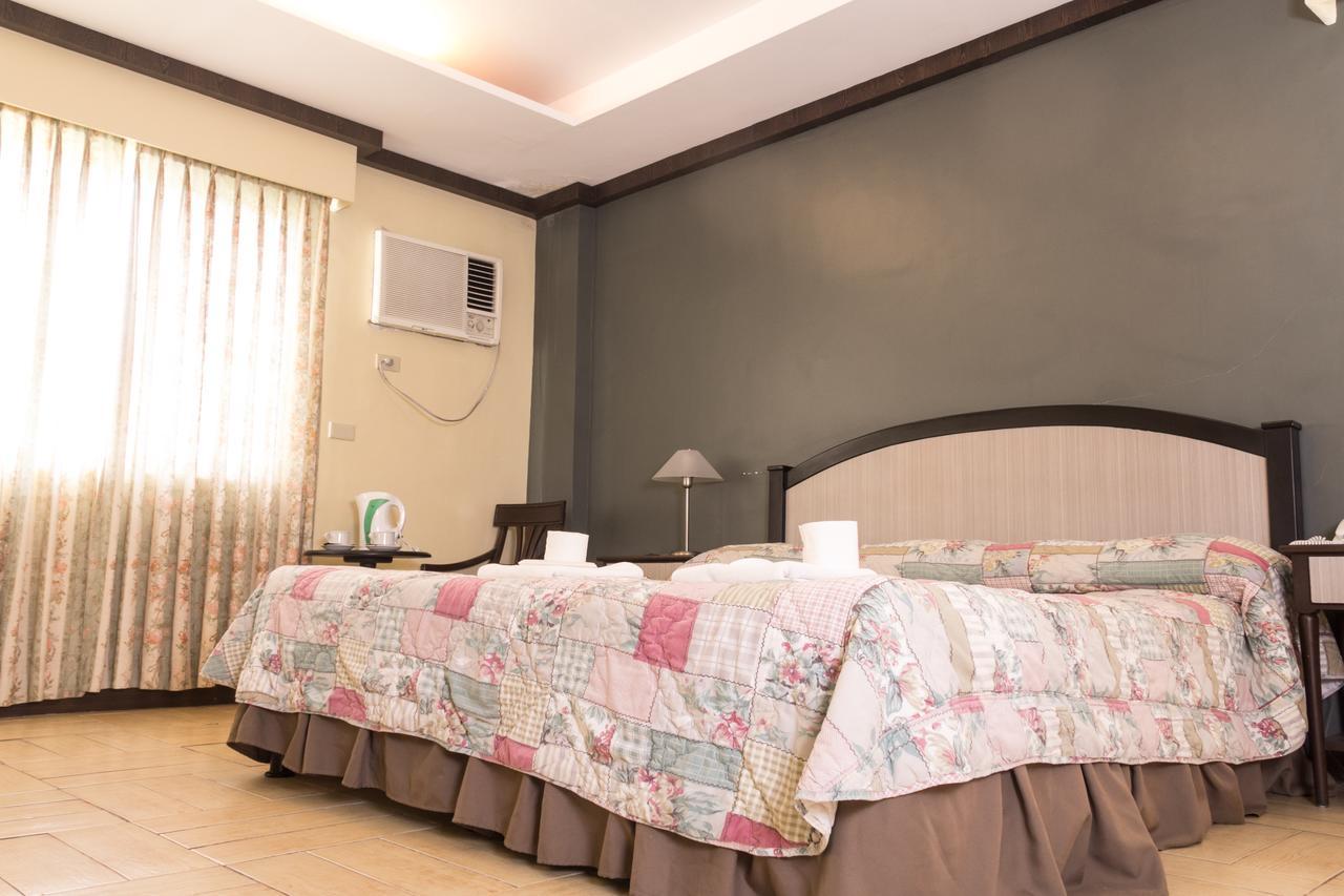טגאיטאי Tagaytay Country Hotel מראה חיצוני תמונה